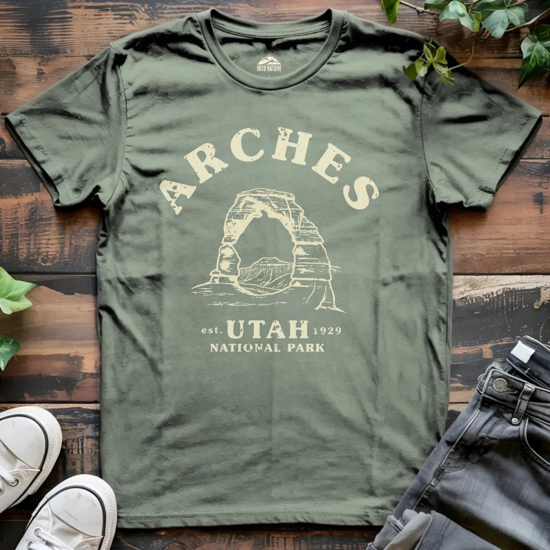 Vintage Arches National Park Tee